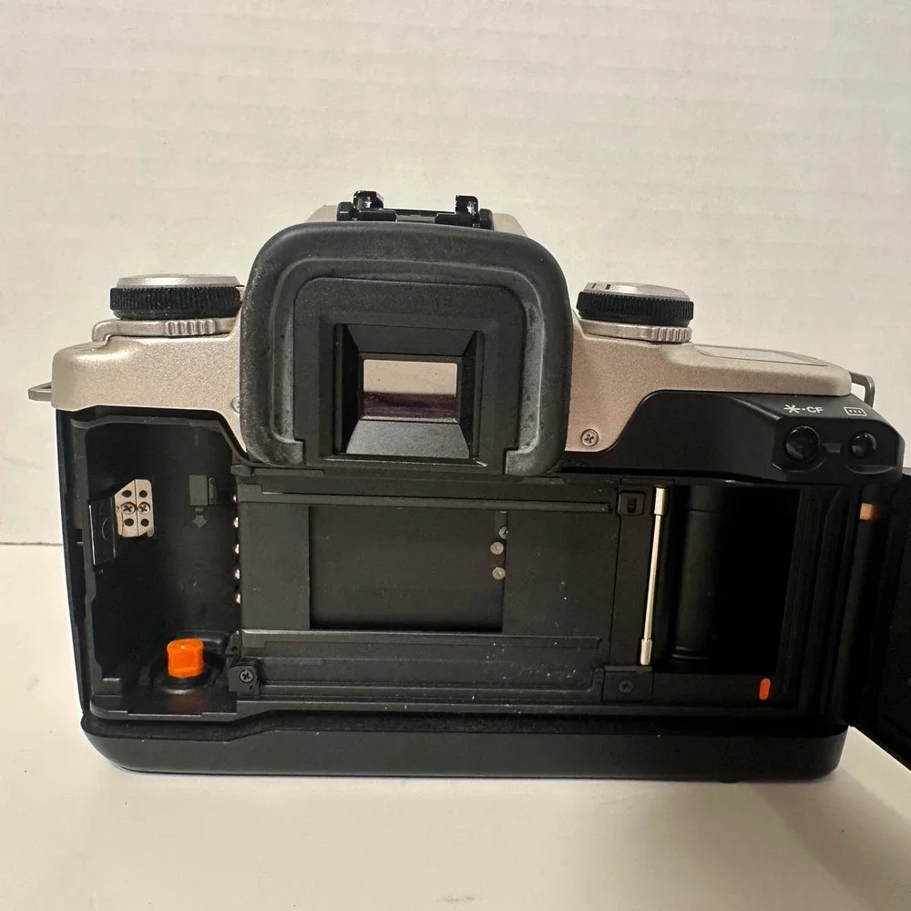 Canon EOS Elan IIE 35mm SLR Film Camera Body Untested Broken Door Parts